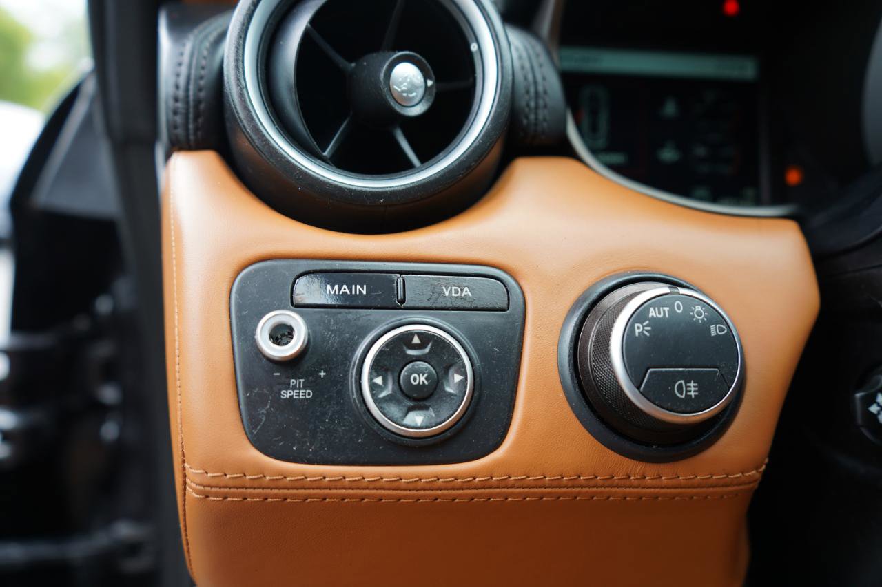 Used 2015 Ferrari FF image 16