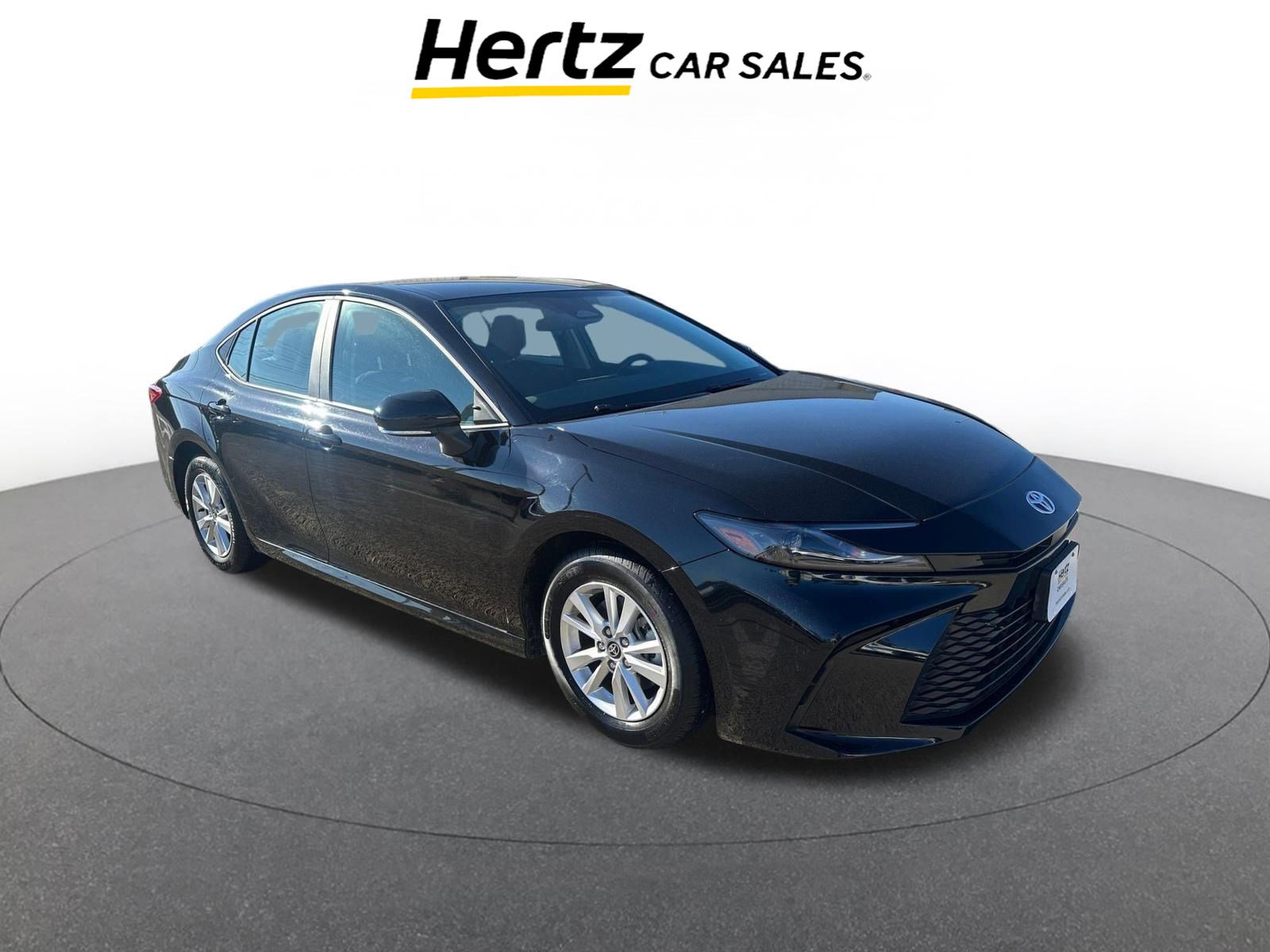 Used 2025 Toyota Camry LE image 1