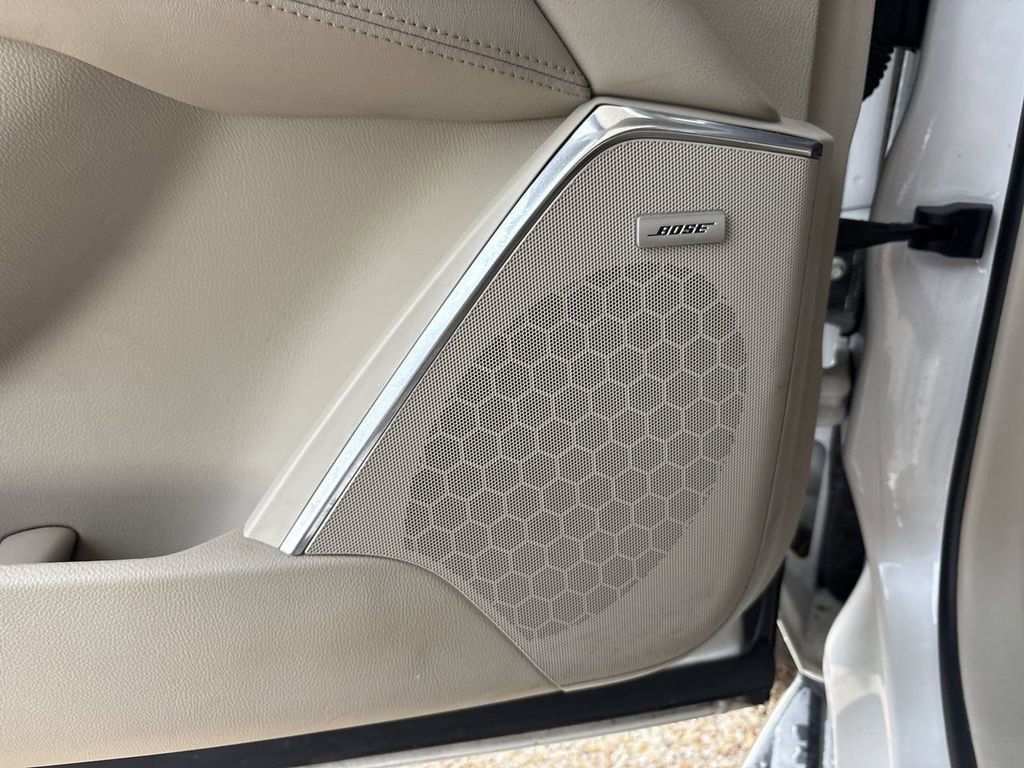 Used 2017 Cadillac Escalade ESV Luxury image 25