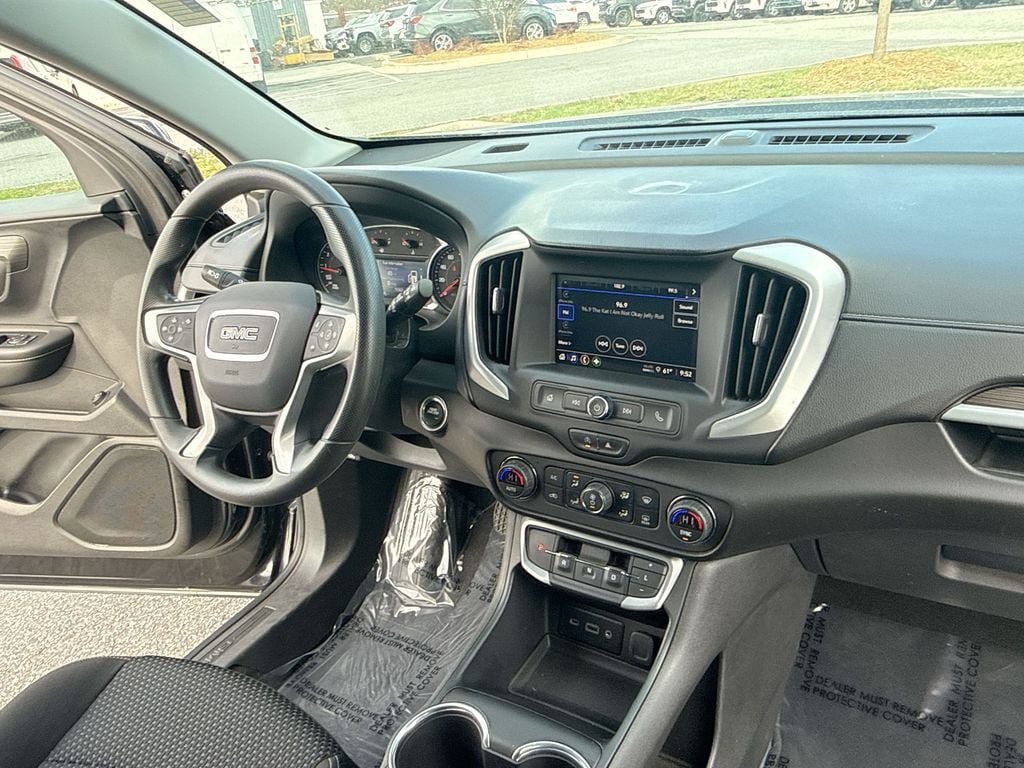 Used 2022 GMC Terrain SLE w/ Driver Convenience Package FWD image 20