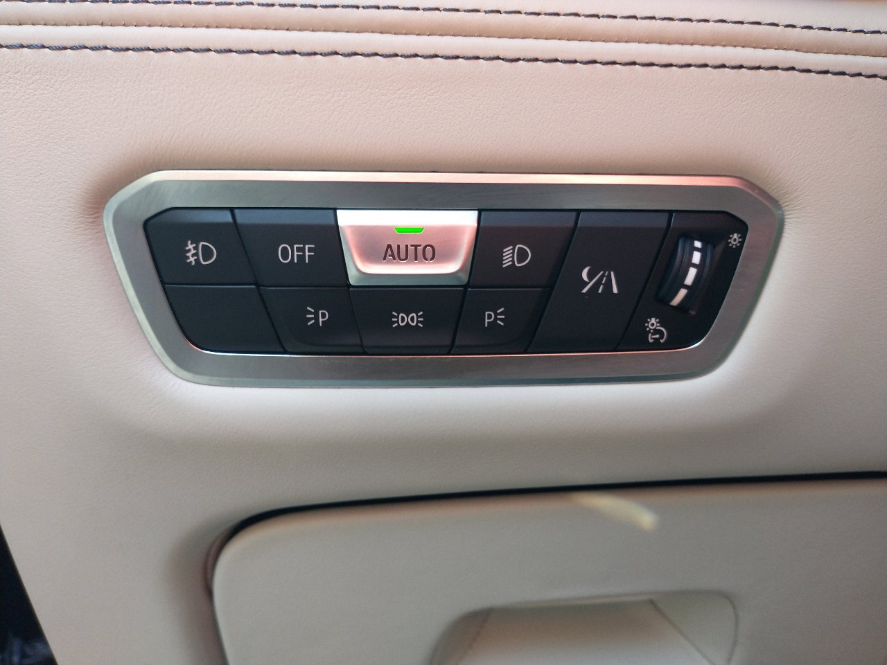 Used 2019 BMW X7 xDrive50i w/ Dynamic Handling Package image 55