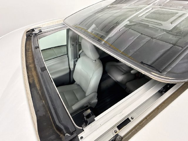 Certified 2017 Toyota Sienna XLE FWD image 23