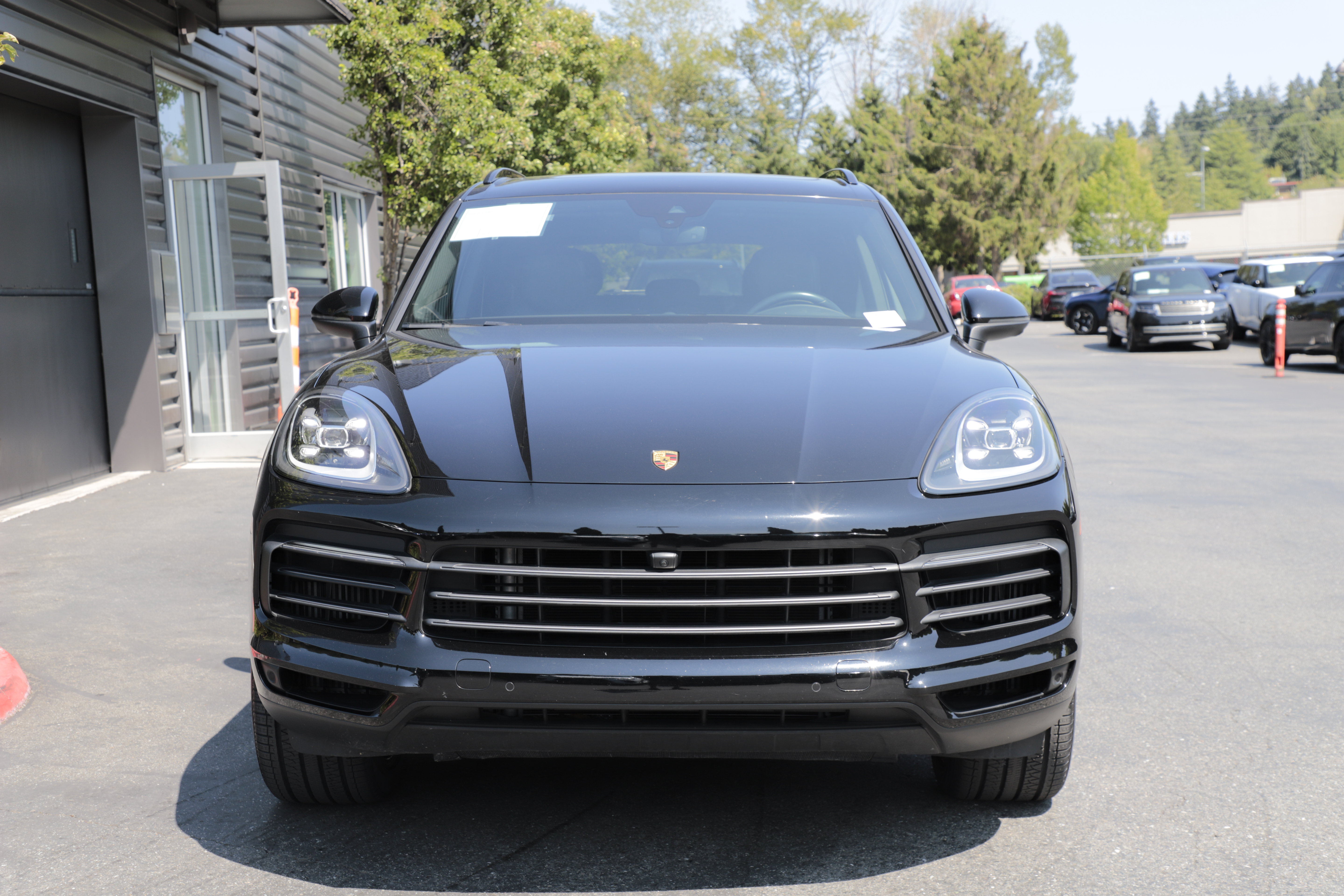 Used 2023 Porsche Cayenne Platinum Edition AWD/4WD image 4