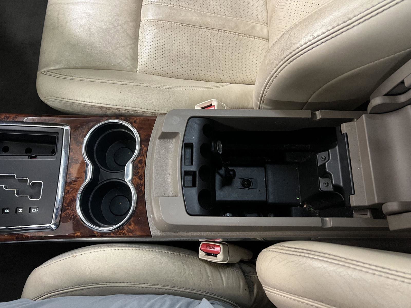 Used 2008 Chrysler 300 C image 24