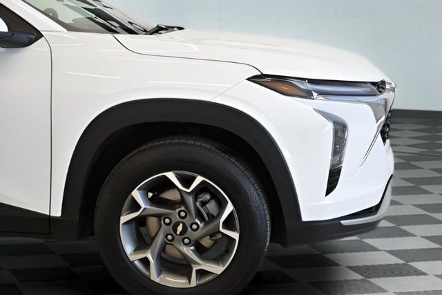 Used 2025 Chevrolet Trax LT image 13