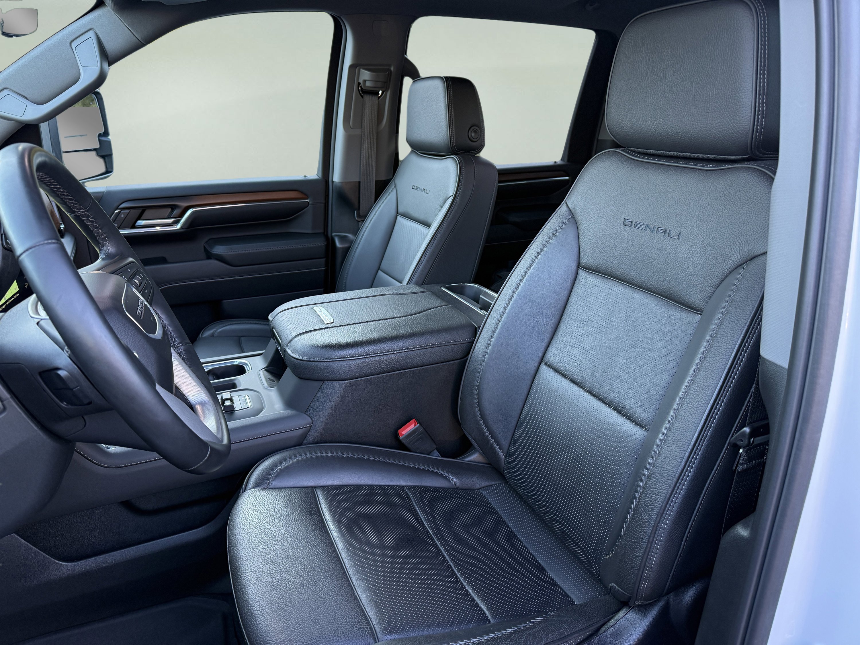 Used 2024 GMC Sierra 2500 Denali w/ Denali Reserve Package image 10