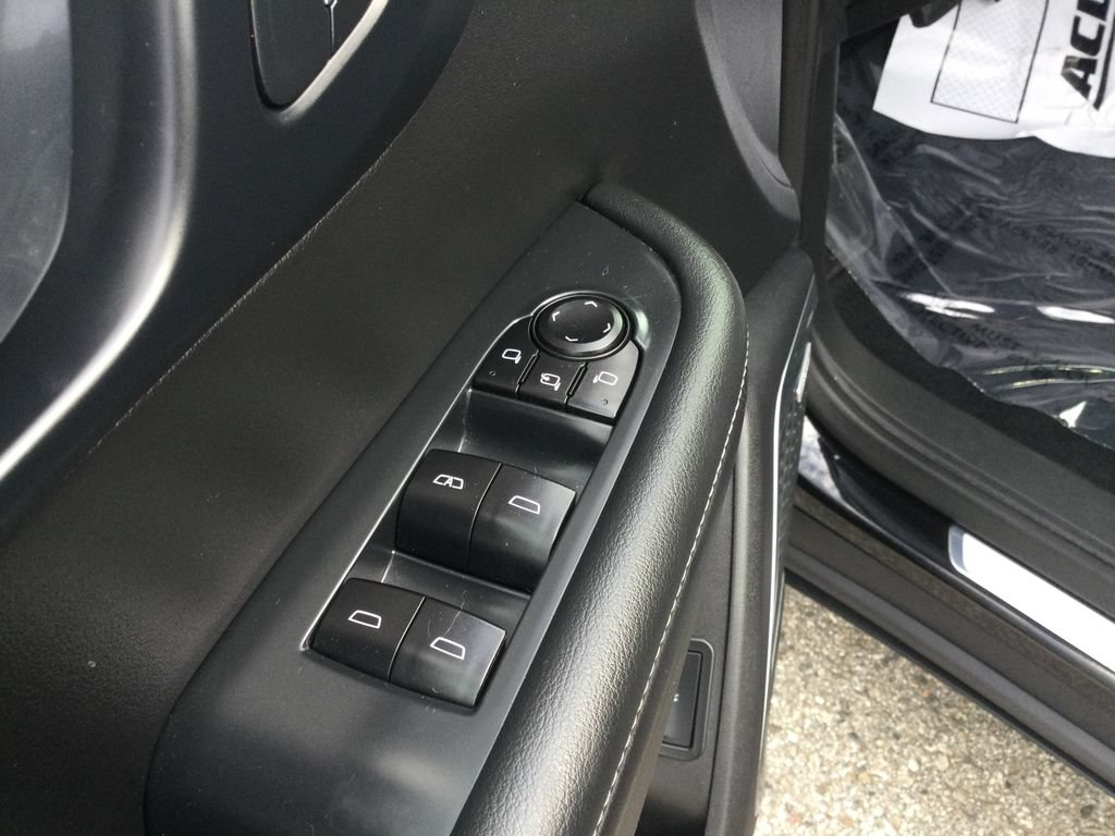 Used 2025 Buick Enclave Preferred AWD/4WD image 12