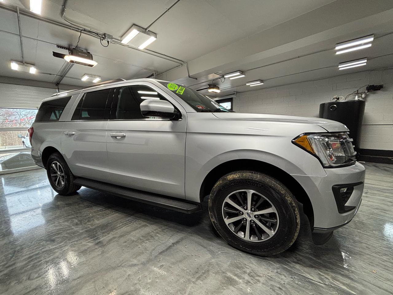Used 2019 Ford Expedition Max XLT AWD/4WD image 2