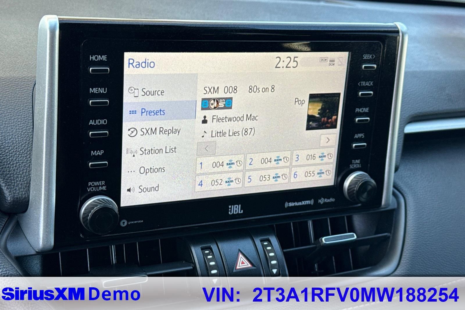 Used 2021 Toyota RAV4 XLE Premium image 28