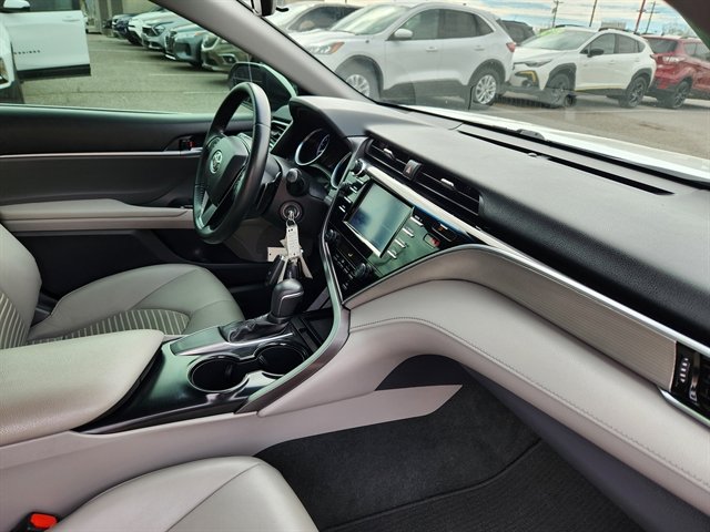 Used 2018 Toyota Camry SE FWD image 5