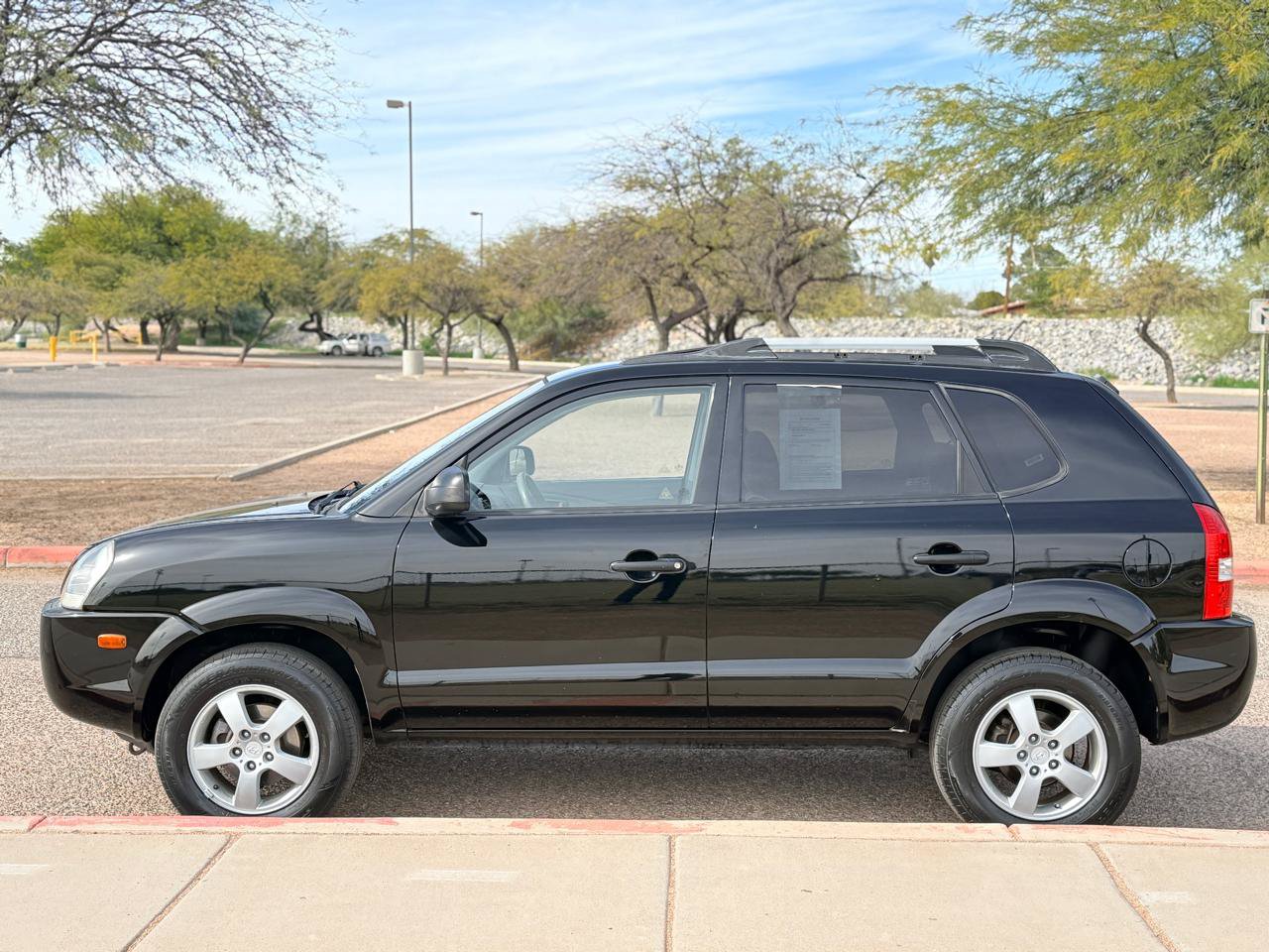 Used 2008 Hyundai Tucson GLS FWD image 2