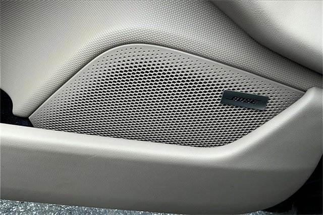 New 2025 Porsche Taycan image 32