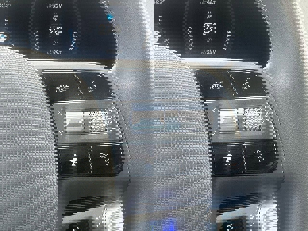 Used 2025 Hyundai Ioniq 5 SEL image 24