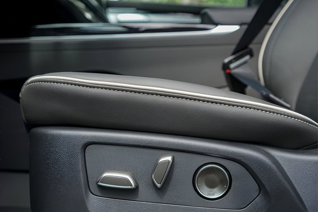 New 2026 Cadillac Escalade Sport w/ Touring Package image 18