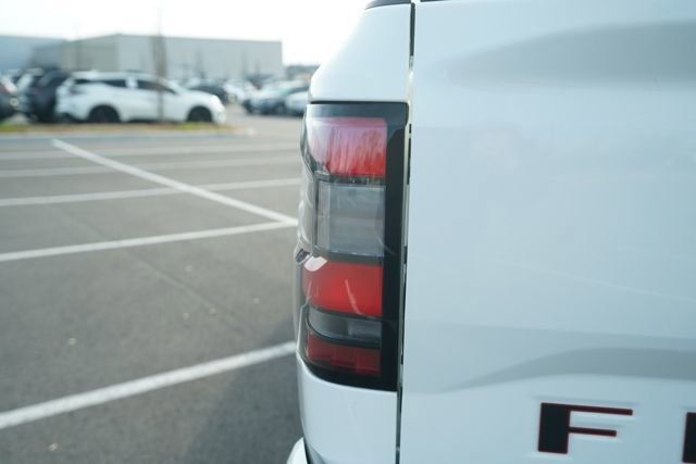 Used 2024 Nissan Frontier PRO-4X w/ Technology Package image 38