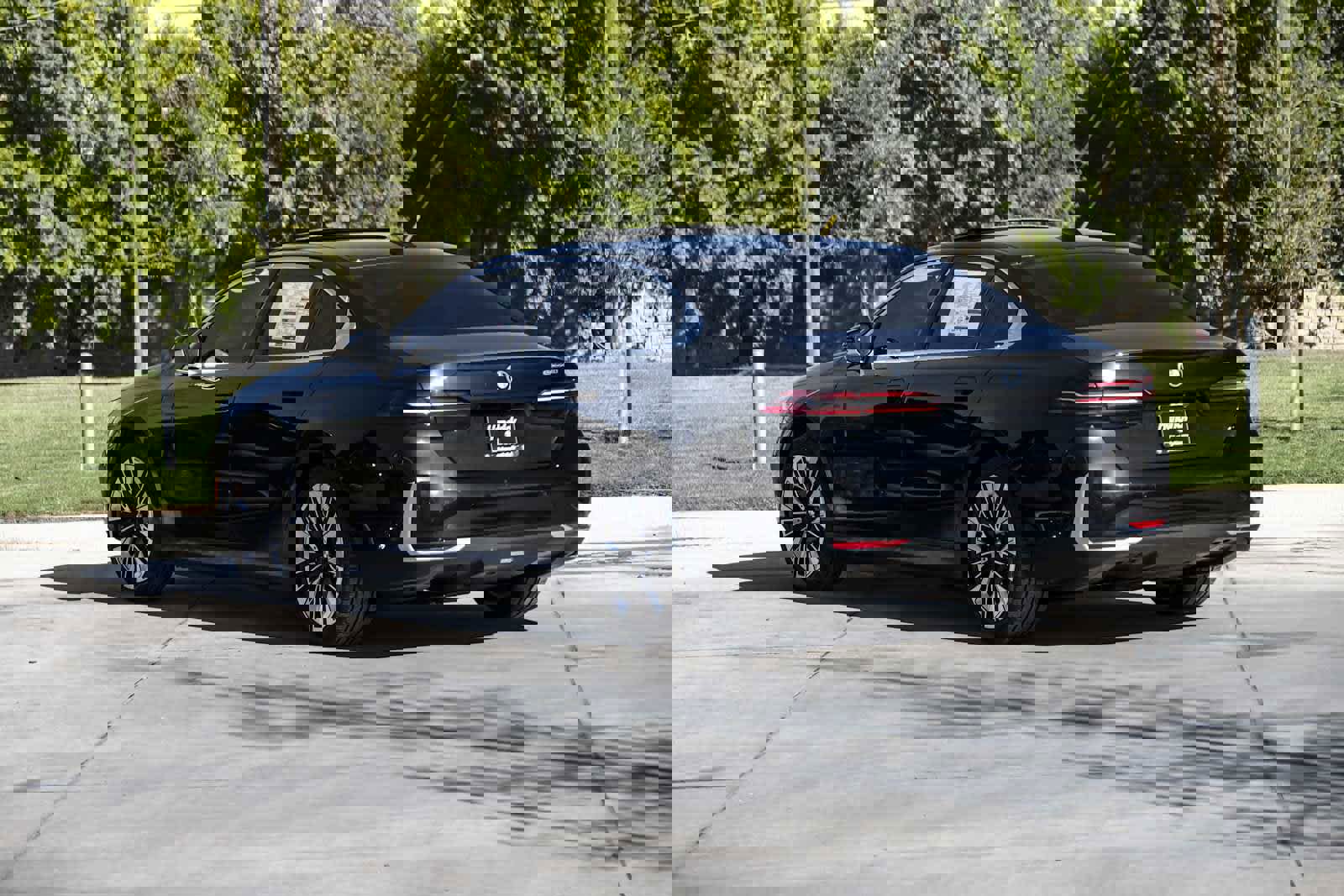 New 2026 BMW i5 eDrive40 image 2