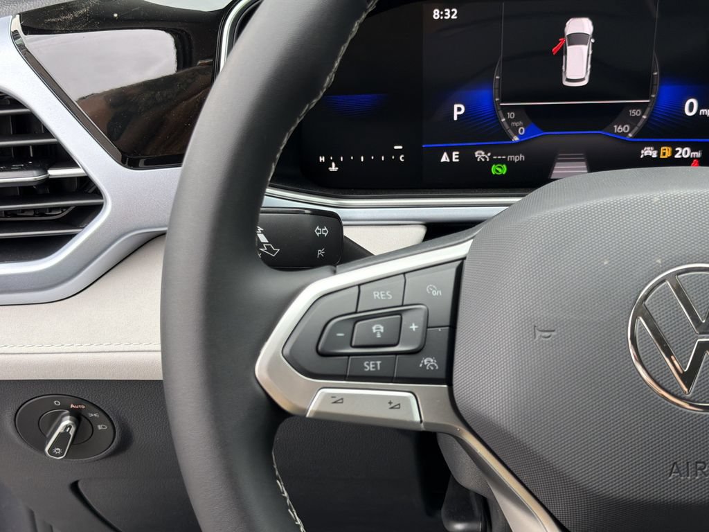 New 2026 Volkswagen Taos SE FWD image 24