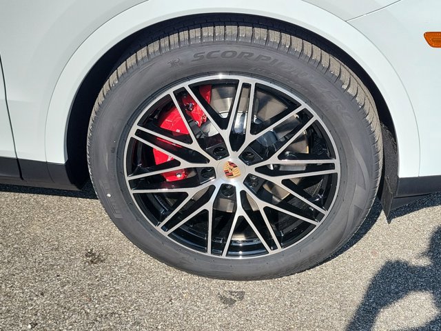 New 2026 Porsche Cayenne S AWD/4WD image 11