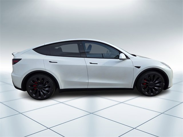 Used 2023 Tesla Model Y Performance image 3