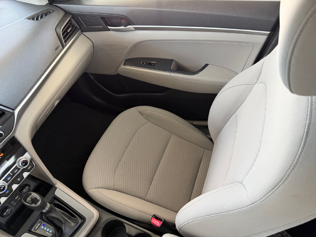 Used 2020 Hyundai Elantra SE FWD image 33