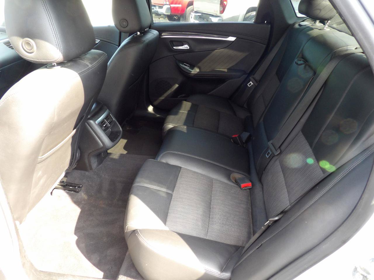 Used 2018 Chevrolet Impala LT FWD image 18