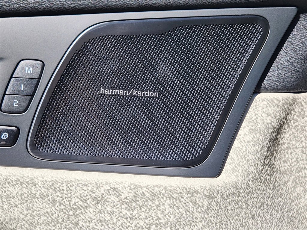 New 2026 Volvo XC60 B5 Ultra w/ Protection Package Premier image 4