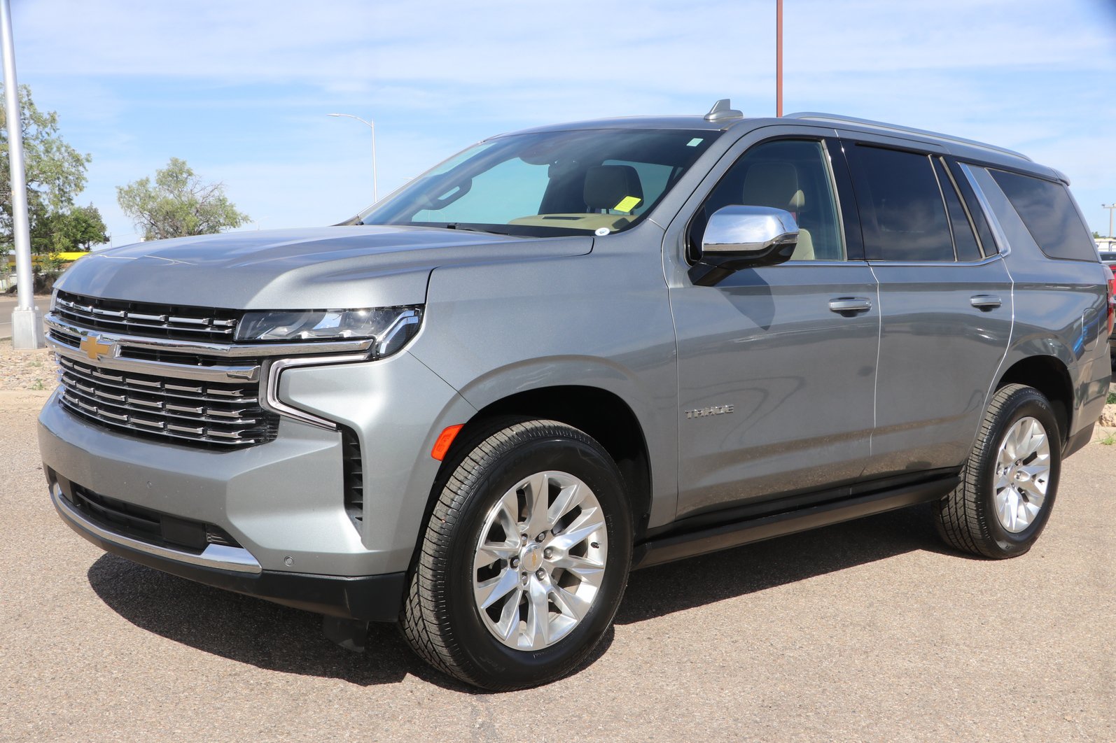 Used 2023 Chevrolet Tahoe Premier w/ Premium Package 2 AWD/4WD image 3