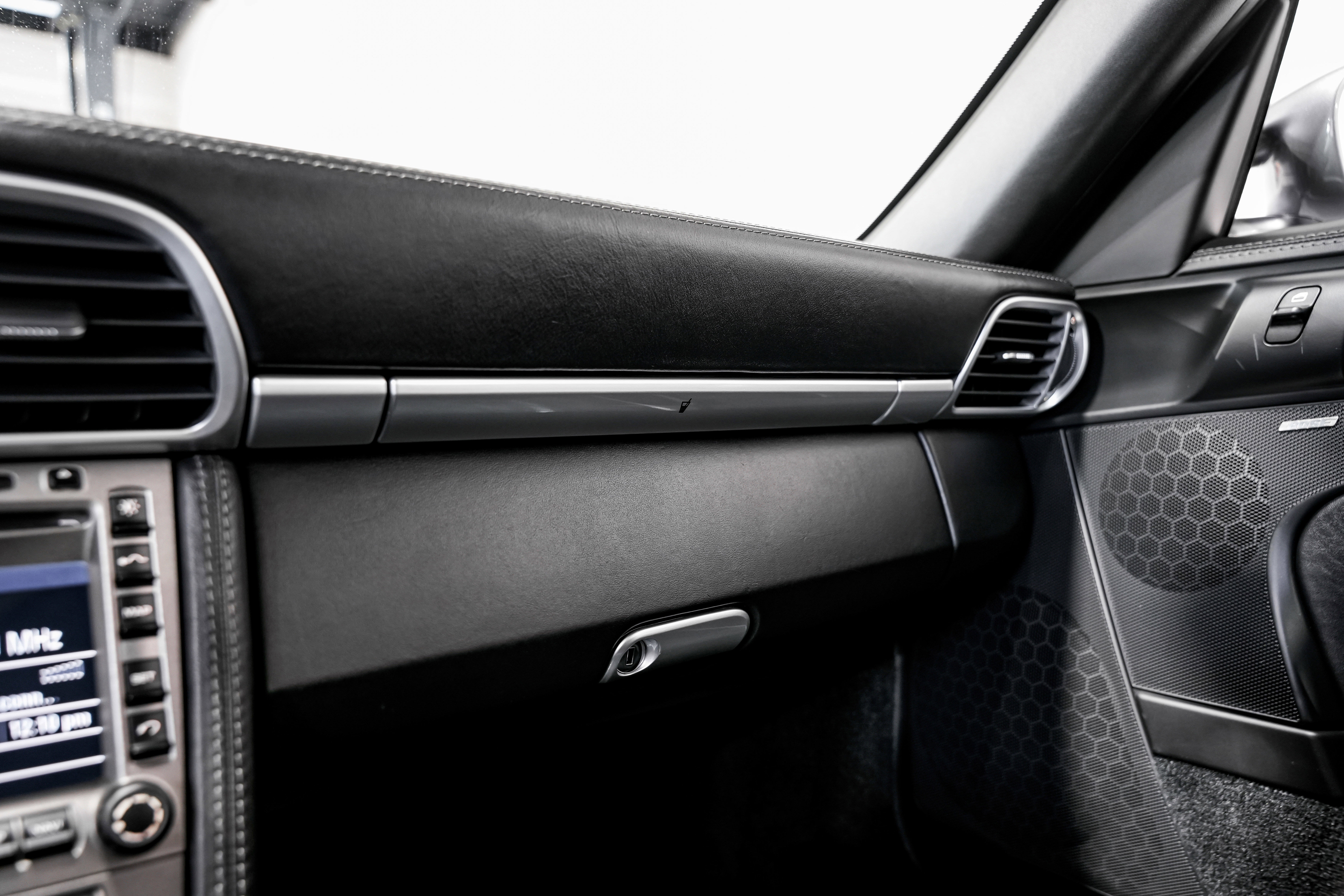 Used 2005 Porsche 911 Carrera S RWD image 16