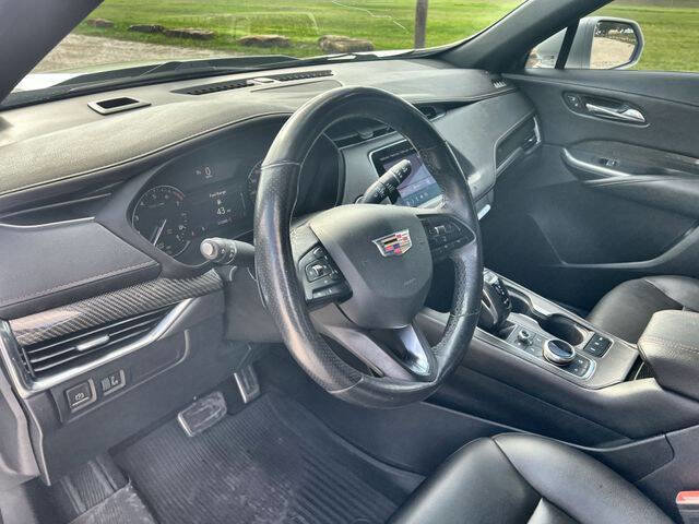 Used 2019 Cadillac XT4 Sport w/ Cold Weather Package image 10