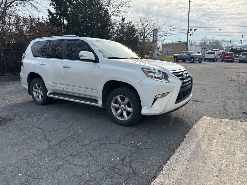 Used 2017 Lexus GX 460 image 3