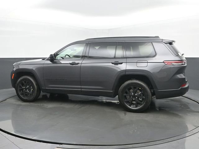 New 2026 Jeep Grand Cherokee L Laredo image 3