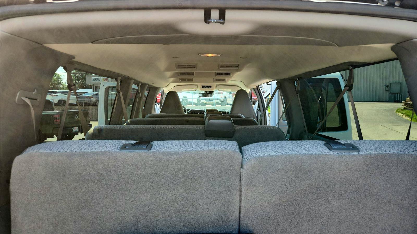 New 2026 Chevrolet Express 3500 LT w/ LT Preferred Equipment Group RWD image 18