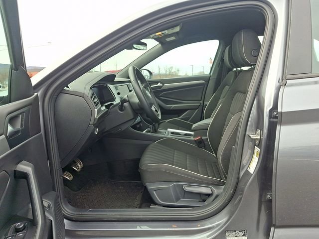 Used 2024 Volkswagen Jetta Sport image 13