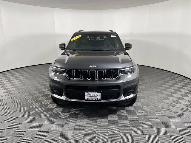 Used 2025 Jeep Grand Cherokee L Laredo image 2