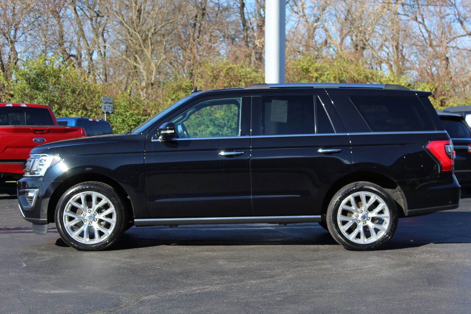 Used 2019 Ford Expedition Limited w/ Equipment Group 302A image 4