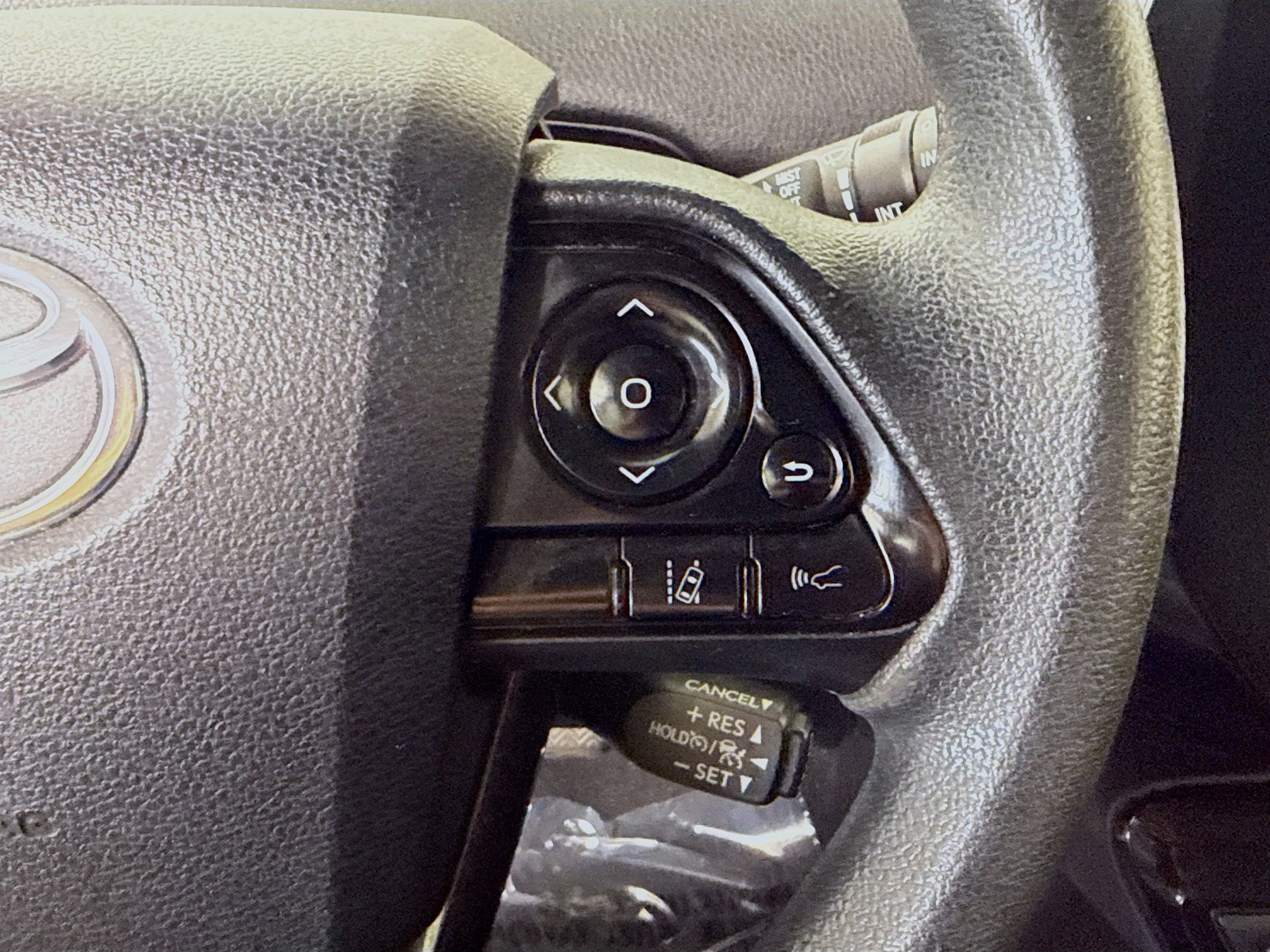 Used 2021 Toyota Prius LE FWD image 15