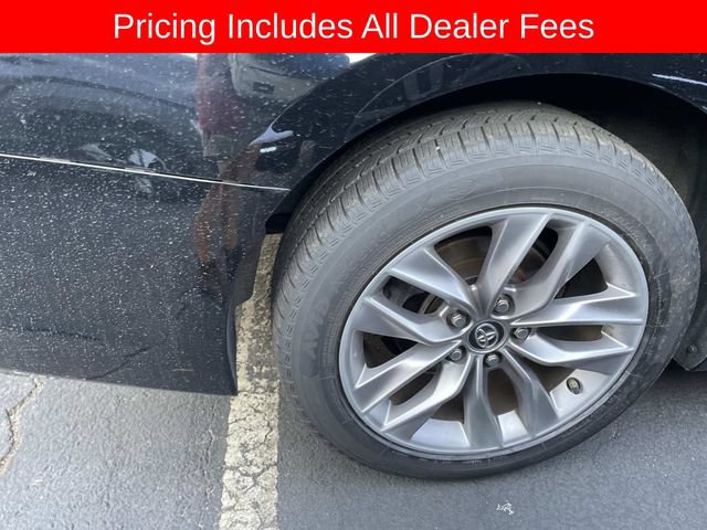Used 2019 Toyota Avalon XLE w/ Moonroof Package FWD image 9