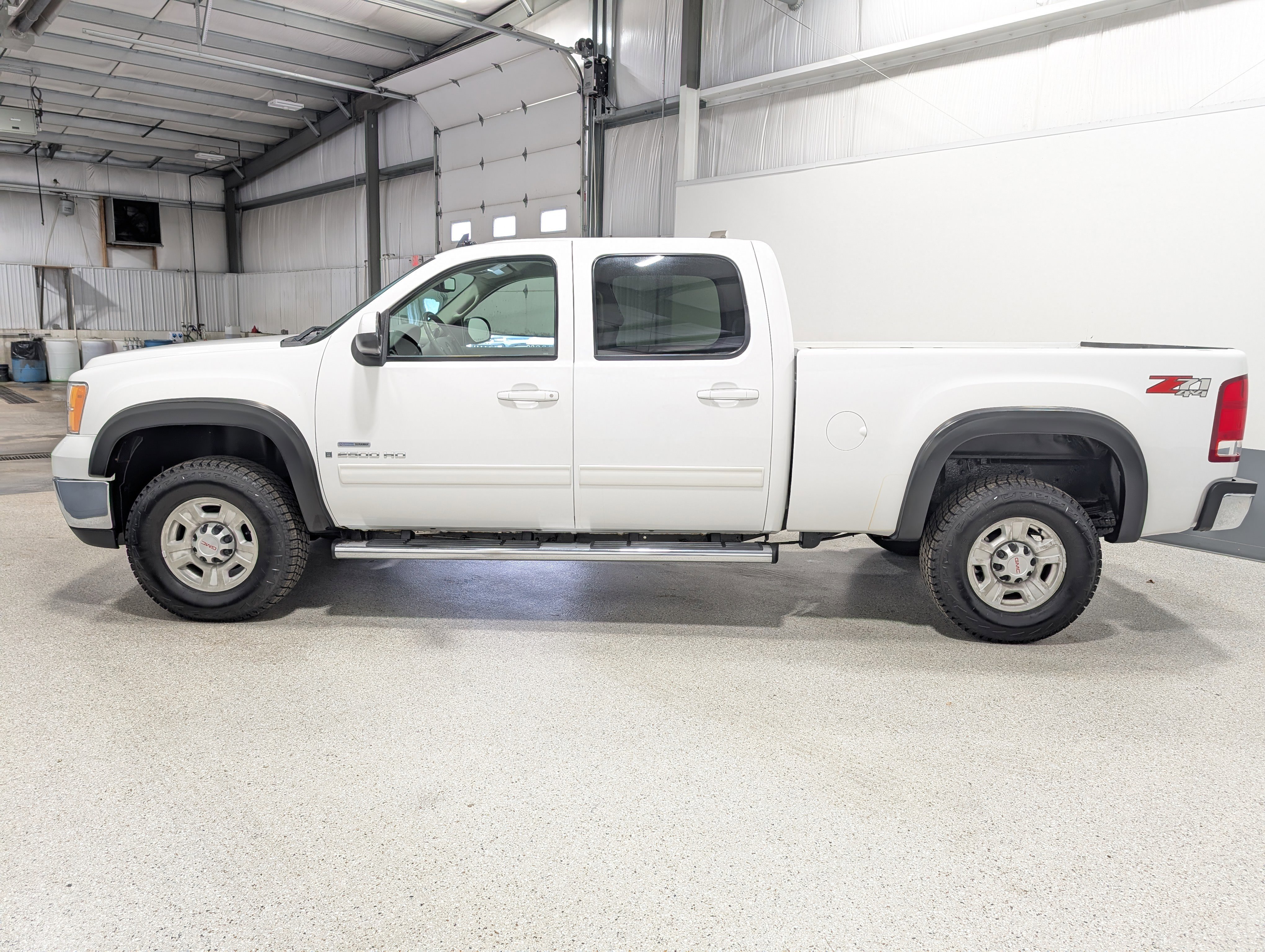 Used 2009 GMC Sierra 2500 SLT w/ SLT Convenience Package image 6