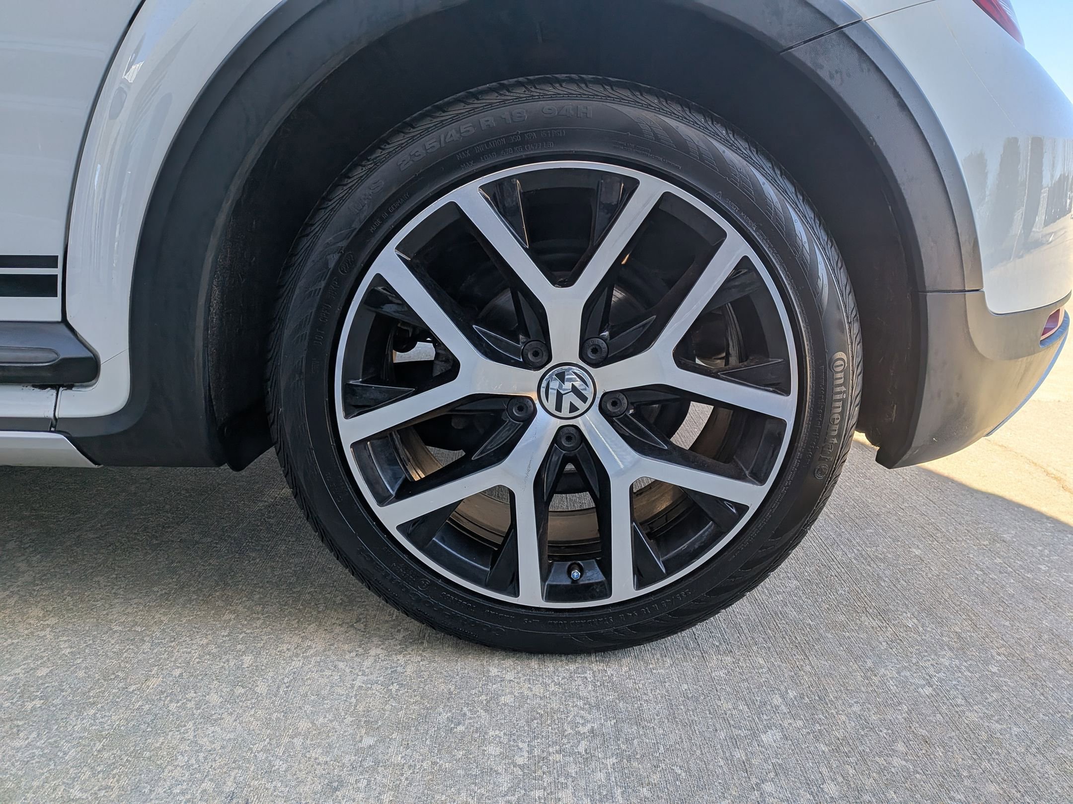 Used 2018 Volkswagen Beetle 2.0T Dune image 28