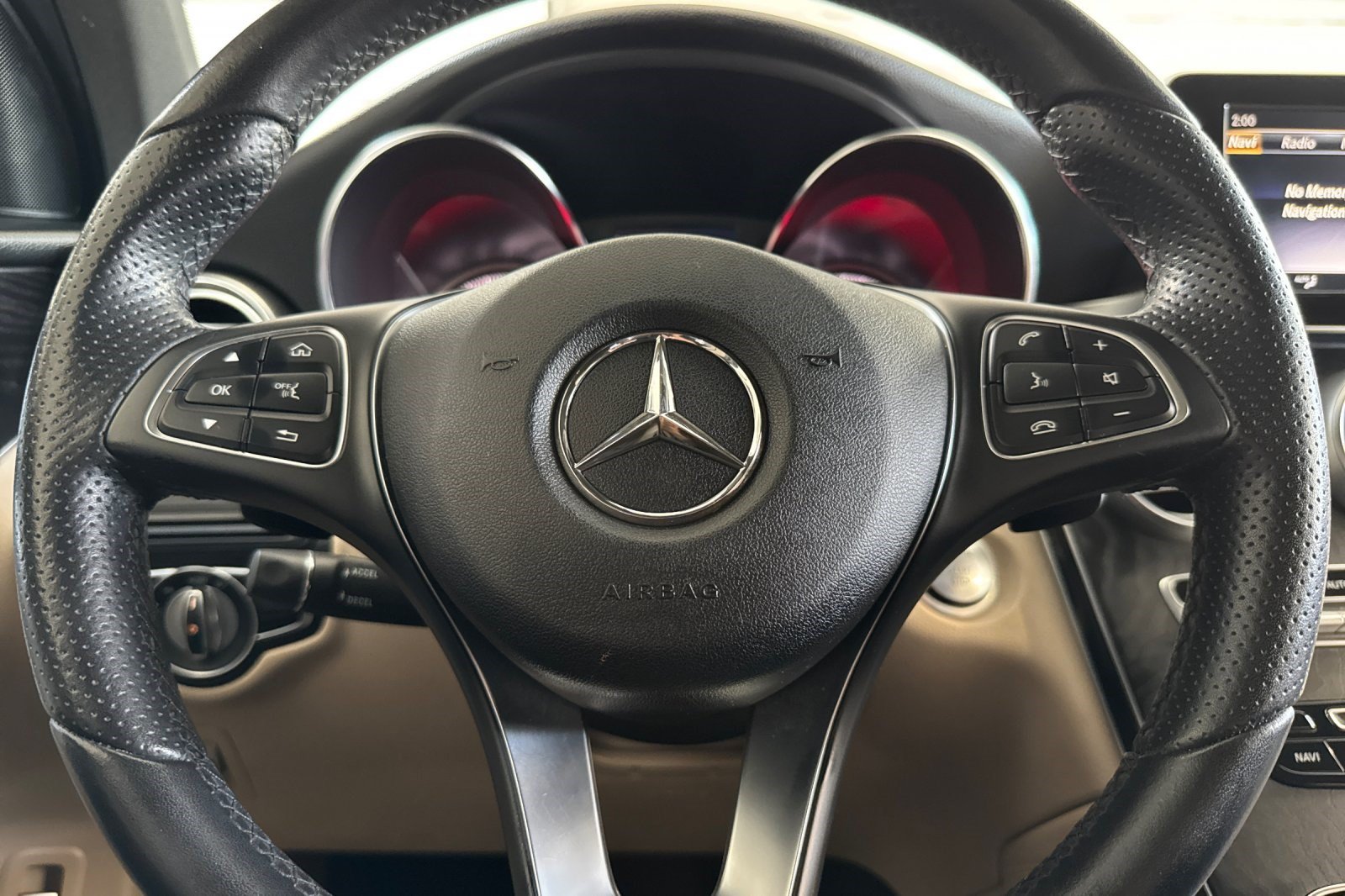 Used 2018 Mercedes-Benz GLC 300 4MATIC image 30