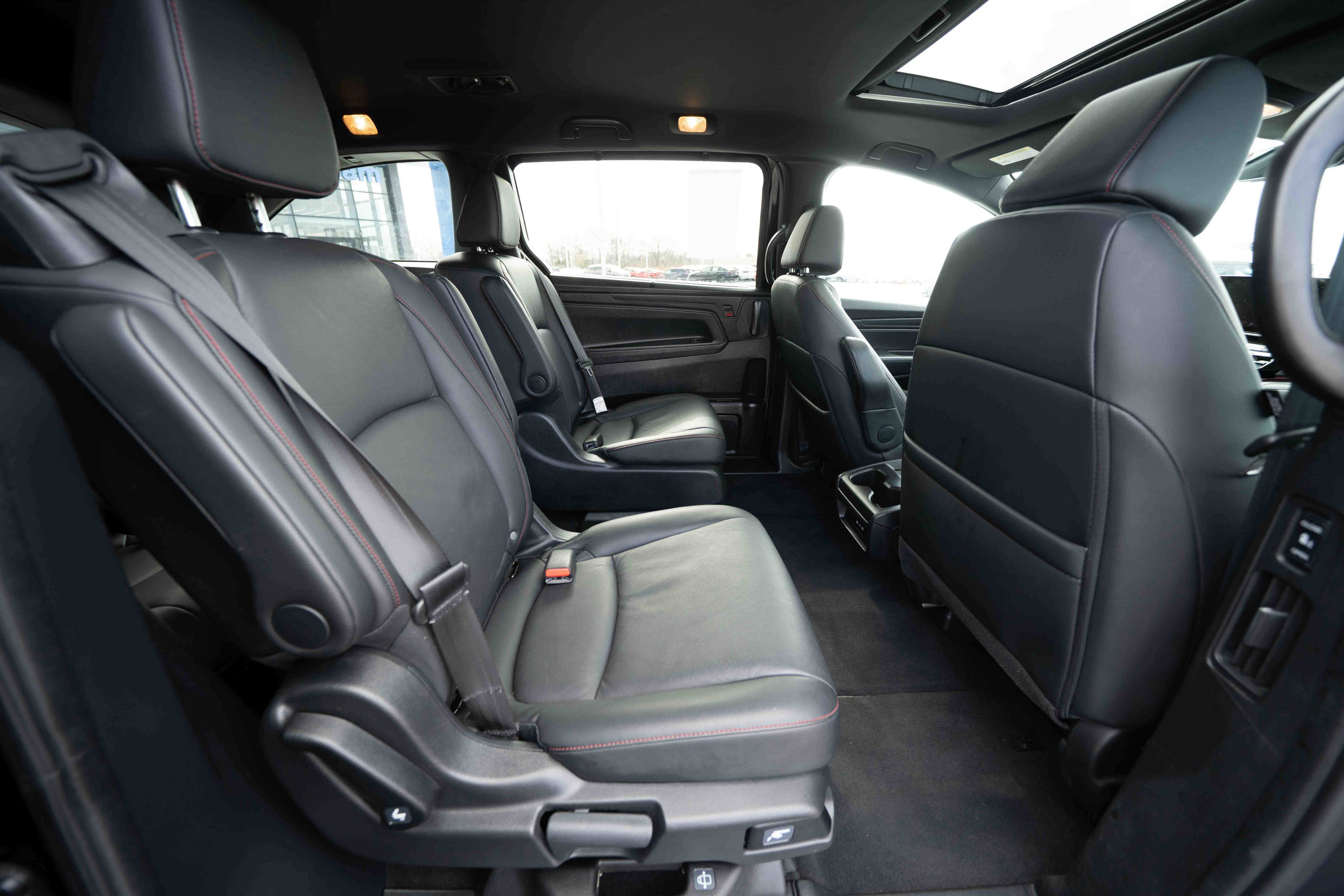 Used 2025 Honda Odyssey Sport-L image 25
