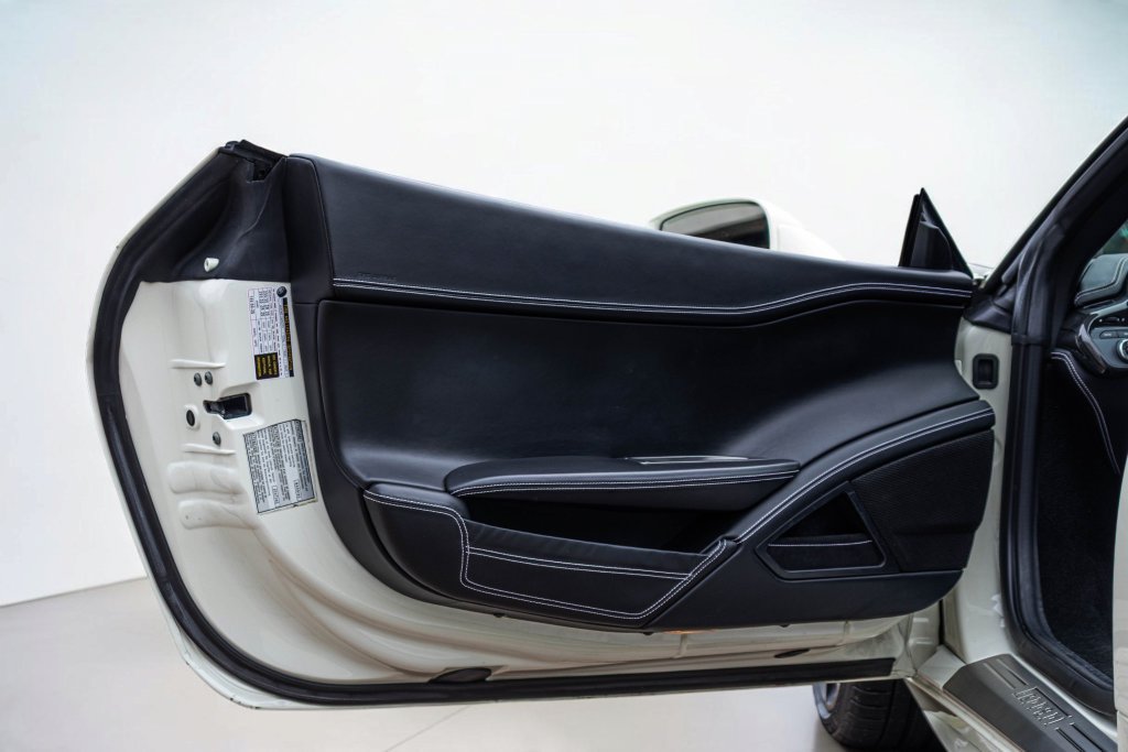 Used 2014 Ferrari 458 Spider RWD image 34