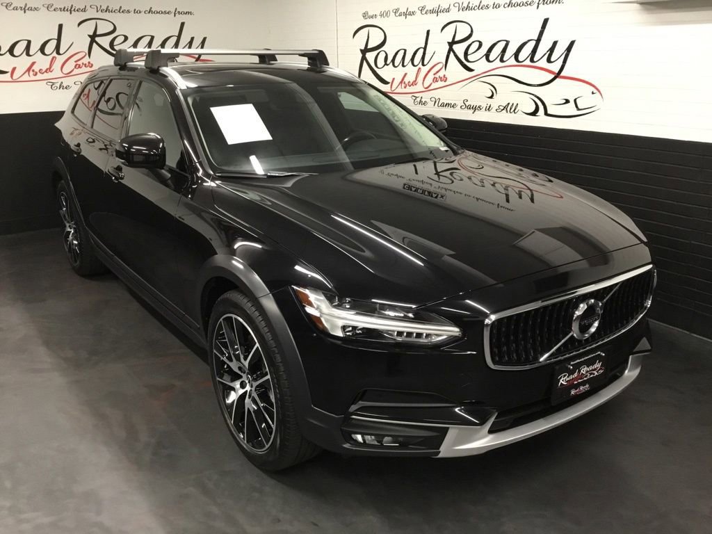 Used 2020 Volvo V90 T6 Cross Country image 2