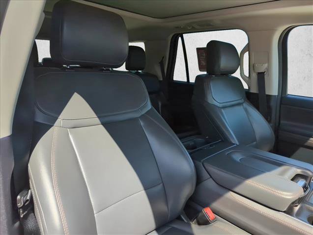 Used 2025 Ford Expedition Active image 26