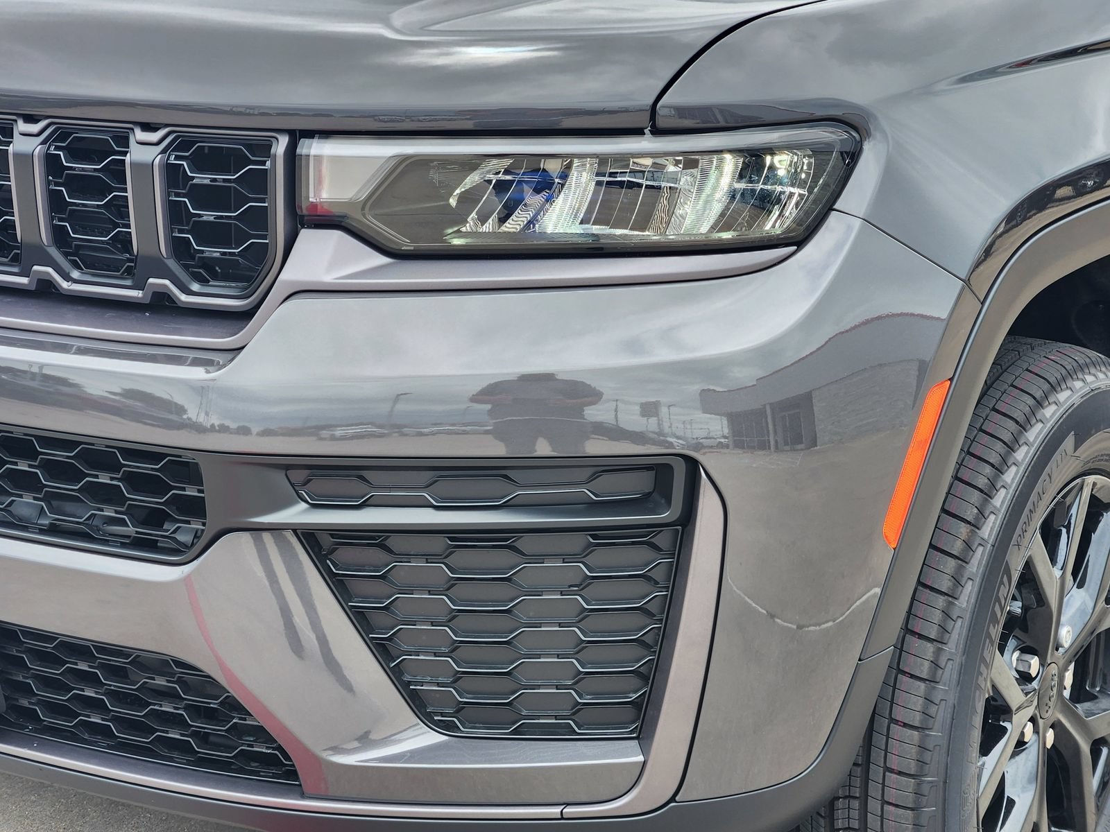 New 2026 Jeep Grand Cherokee Altitude RWD image 9