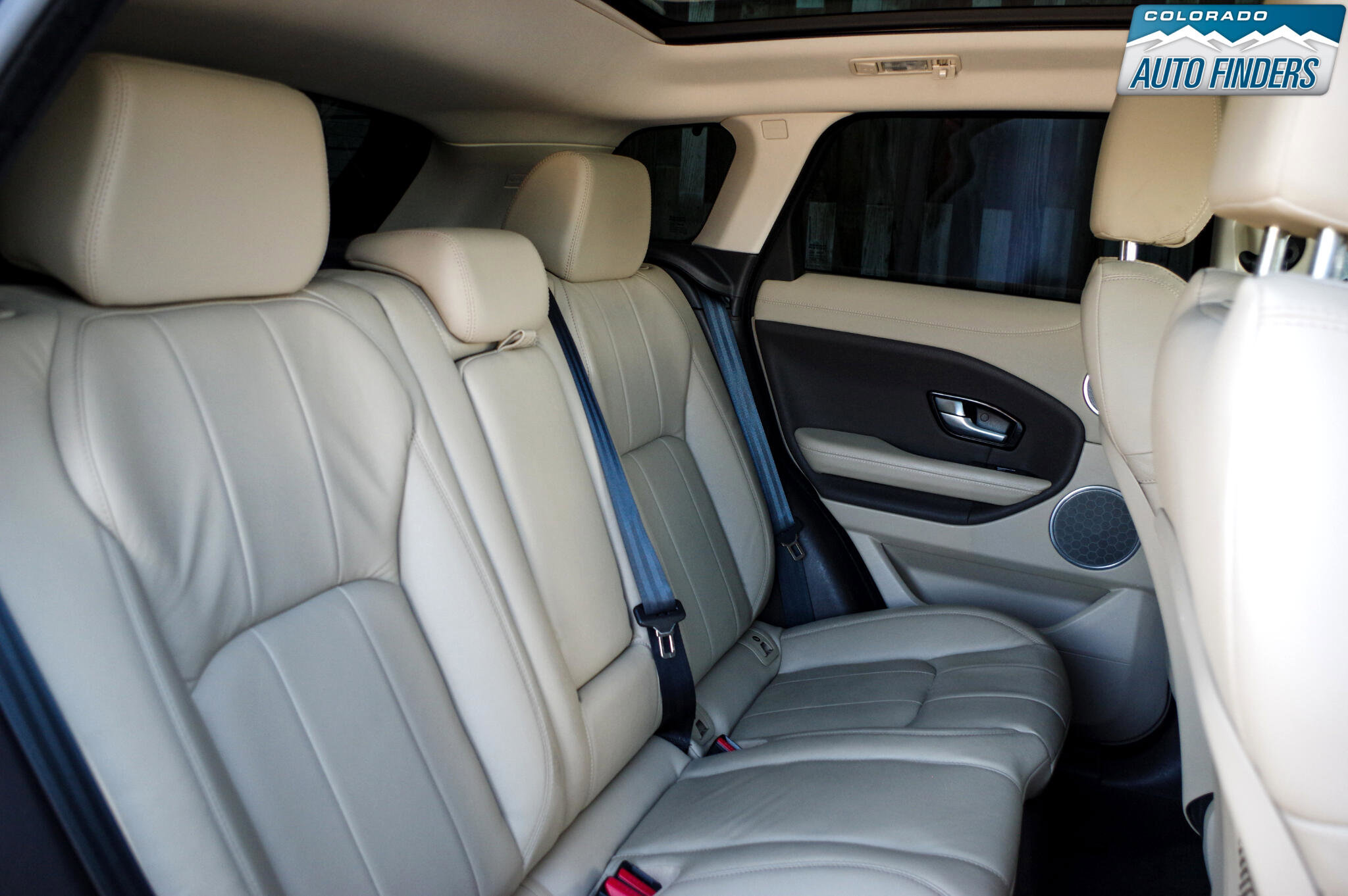 Used 2016 Land Rover Range Rover Evoque SE Premium image 24