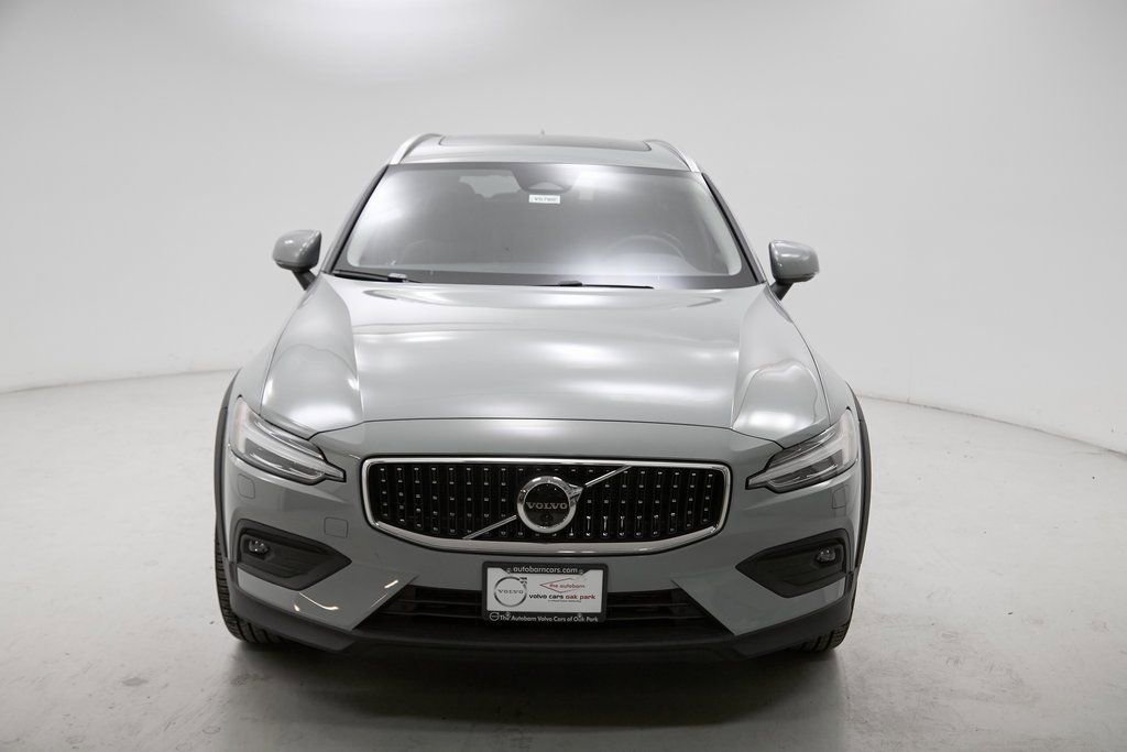 New 2026 Volvo V60 B5 Cross Country Ultra w/ Climate Package image 5