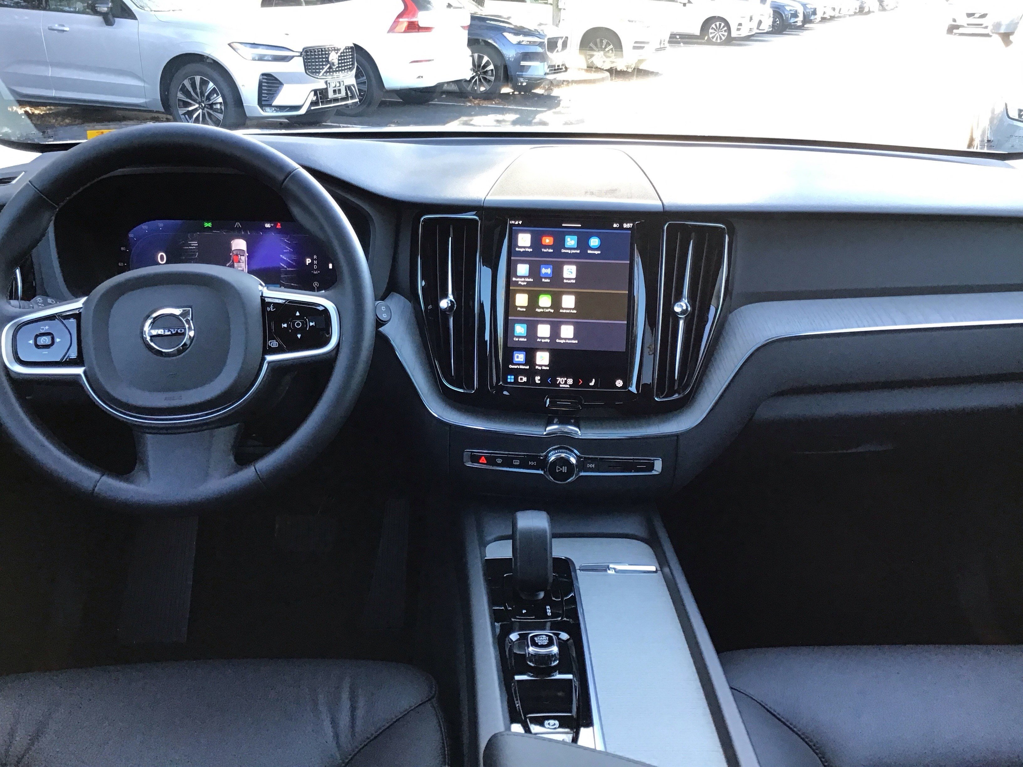 Certified 2025 Volvo XC60 B5 Plus image 30