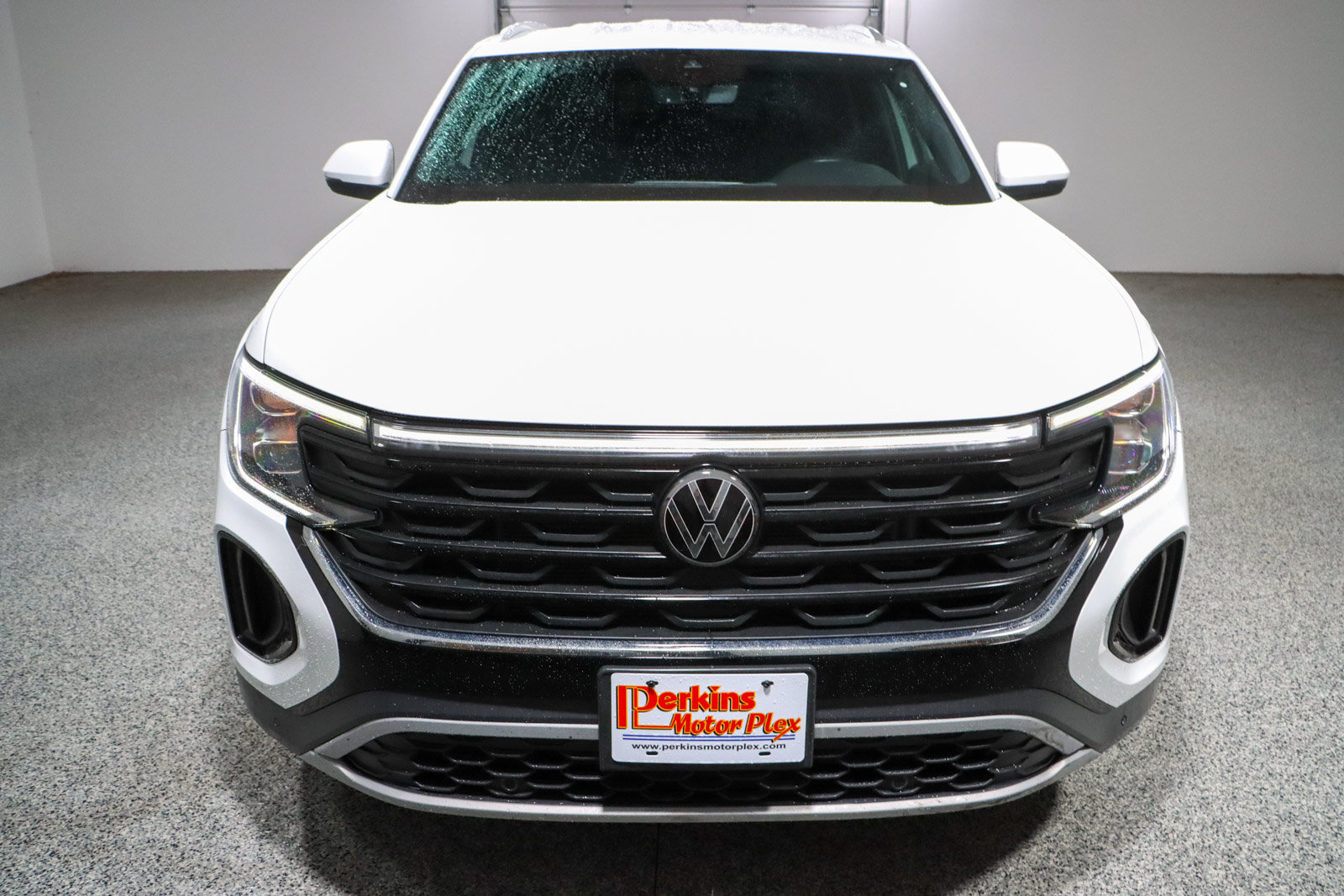 Used 2024 Volkswagen Atlas Cross Sport SE FWD image 4