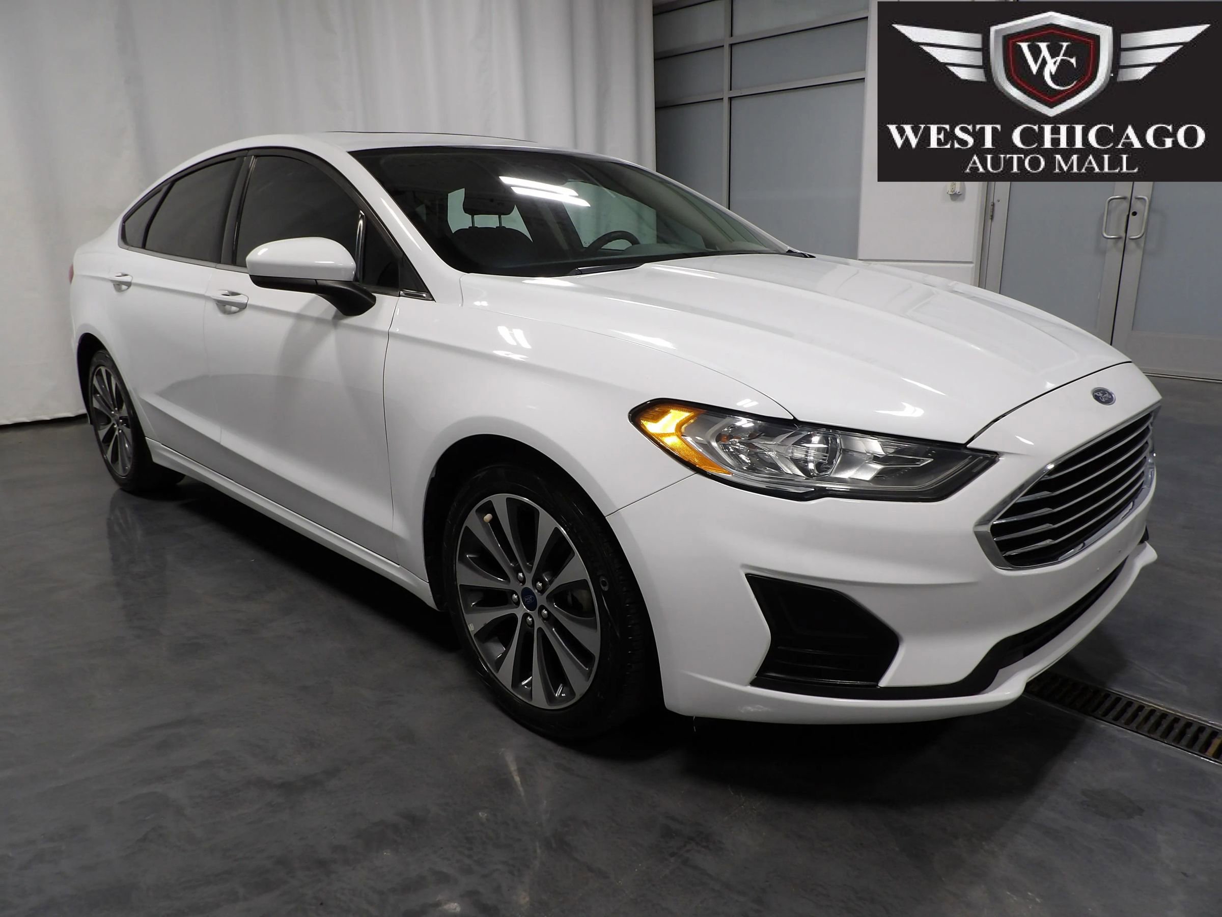 Used 2020 Ford Fusion SE image 1